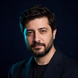 Yayın sorumlusu Çağrı Veloran'ın portre fotoğrafı